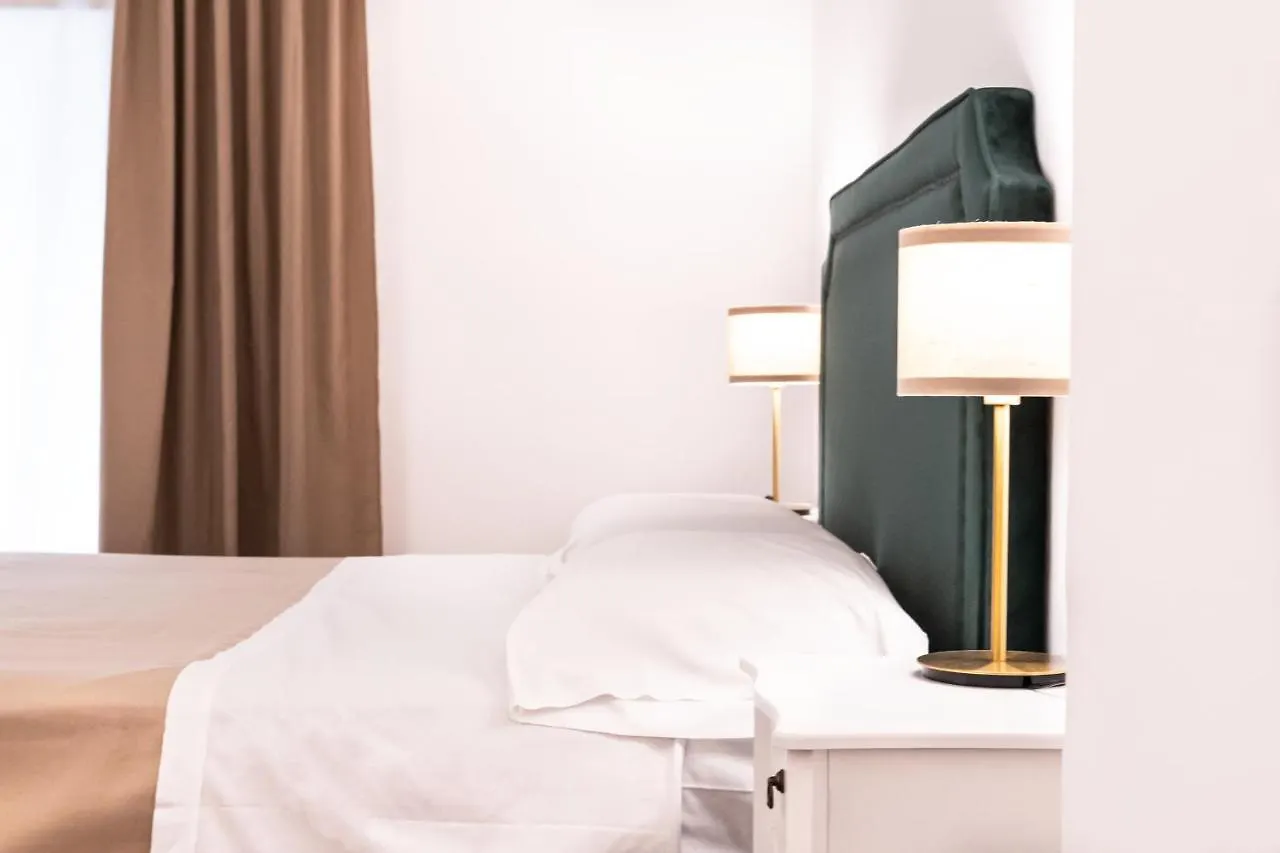 Apartment Charme & Chic San Giacomo Rome Italy