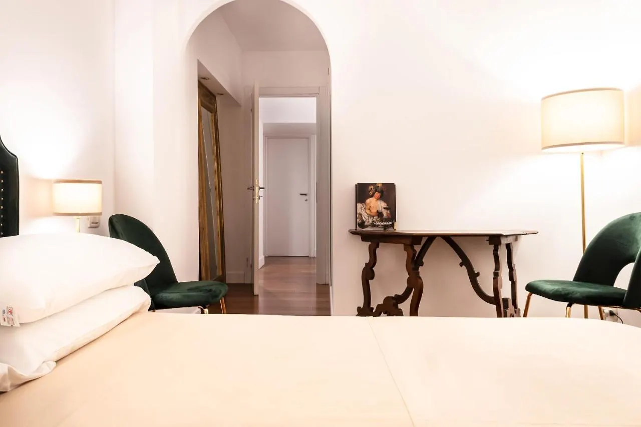 Charme & Chic San Giacomo Rome
