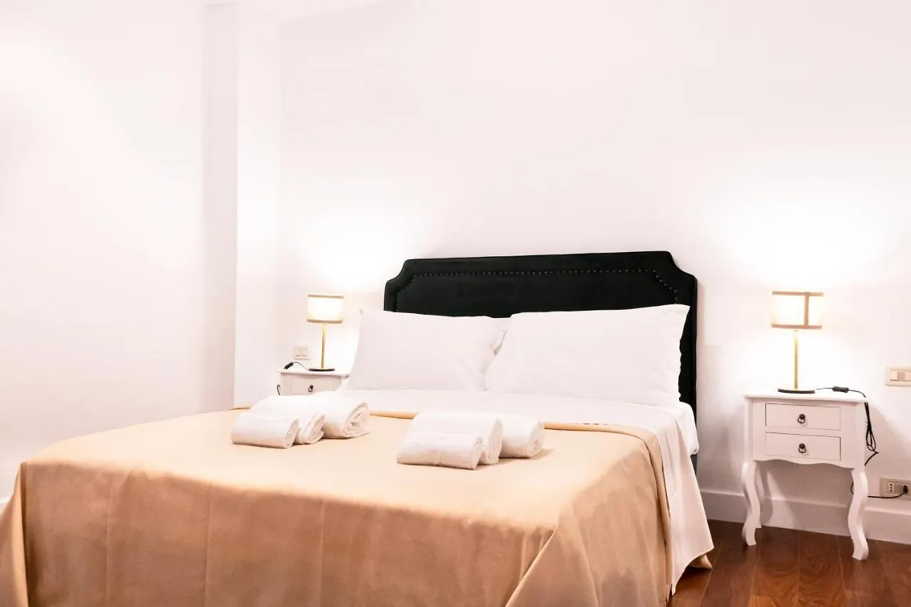 Charme & Chic San Giacomo Rome